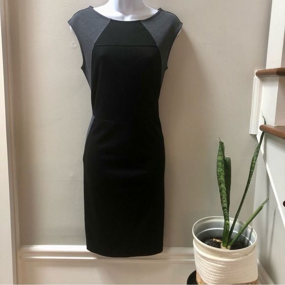 Banana Republic Dresses & Skirts - Banana Republic black and gray soft structured knit shift‎ dress size 2